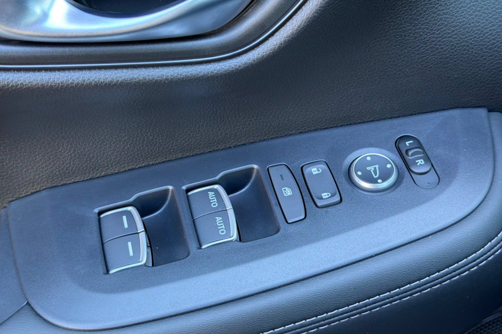 New 2027 Honda HR-V EX-L image 32