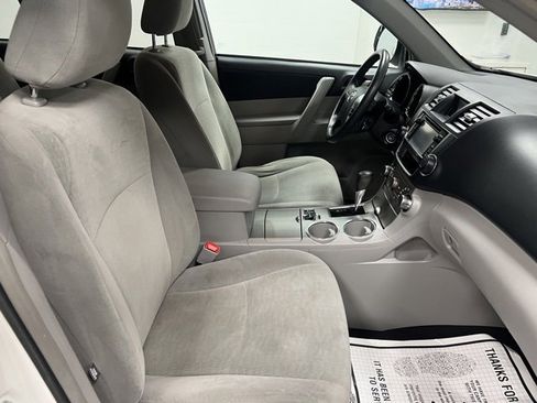 Used 2013 Toyota Highlander Plus image 64