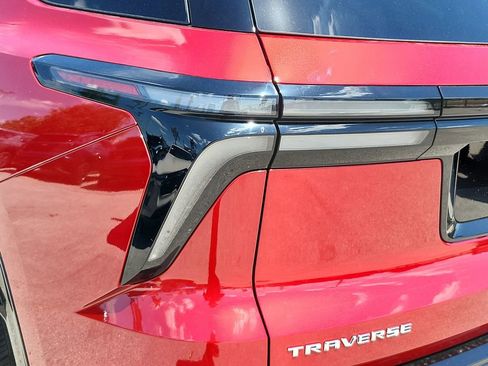 New 2026 Chevrolet Traverse High Country FWD image 8