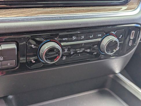 Used 2024 Chevrolet Silverado 2500 LT image 29