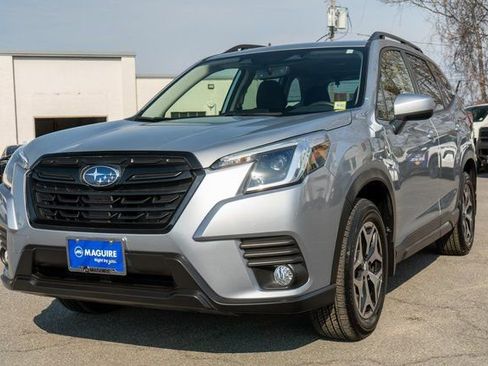 Used 2023 Subaru Forester Premium AWD/4WD image 2