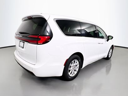 Used 2024 Chrysler Pacifica Touring-L