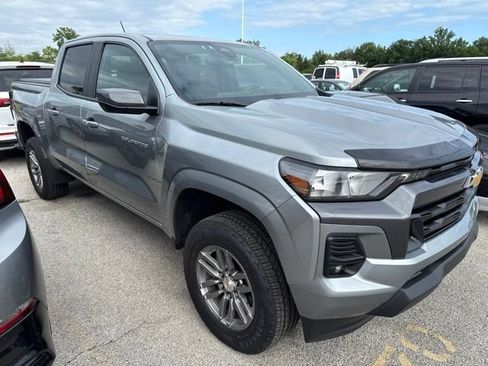 Used 2023 Chevrolet Colorado LT w/ LT Convenience Package II AWD/4WD image 6