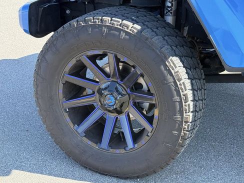 Used 2022 Jeep Wrangler Unlimited Sahara AWD/4WD image 30