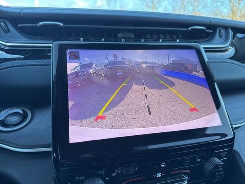 Certified 2022 Jeep Grand Cherokee Limited image 13