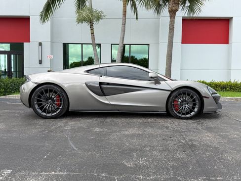 Used 2017 McLaren 570S RWD image 2