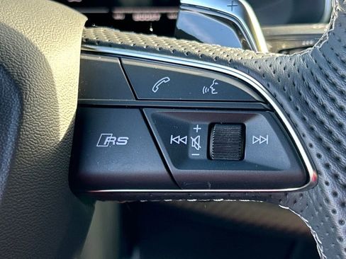 Used 2025 Audi RS Q8 performance image 34