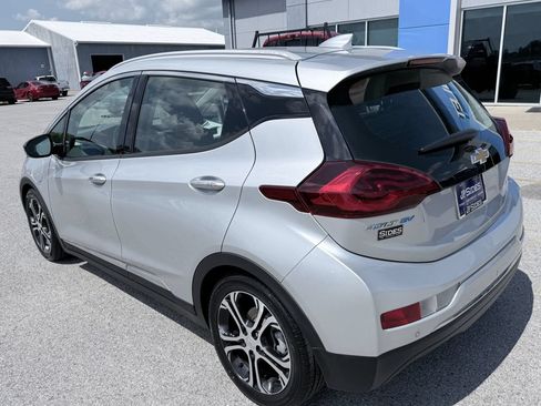 Used 2019 Chevrolet Bolt Premier w/ Infotainment Package FWD image 8
