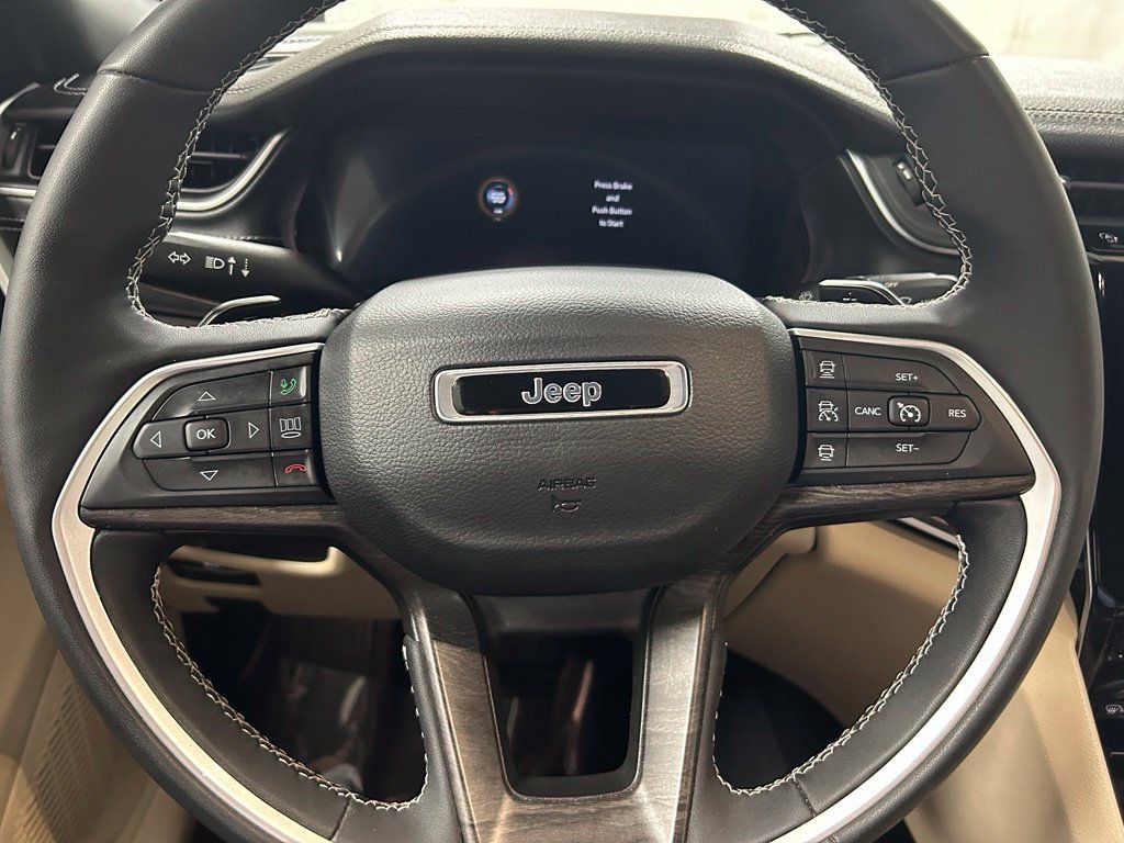 Used 2023 Jeep Grand Cherokee L Limited AWD/4WD image 18