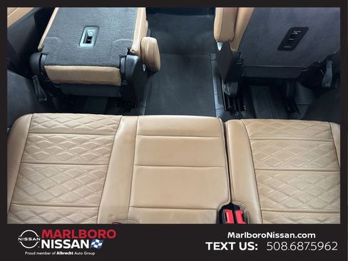 Used 2022 Cadillac Escalade Premium Luxury w/ Performance Package image 15