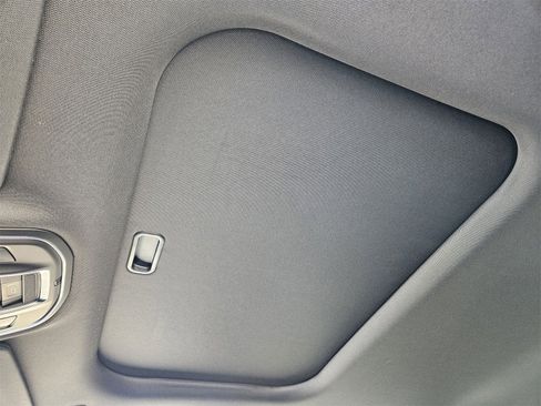 New 2025 Jeep Grand Cherokee Altitude image 25