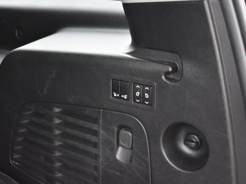 Used 2019 GMC Yukon XL SLT w/ Open Road Package image 35