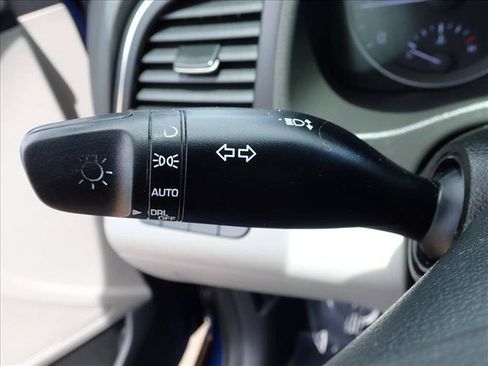 Used 2018 Hyundai Elantra SEL FWD image 11