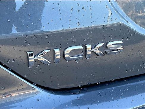 Used 2025 Nissan Kicks Play S image 8
