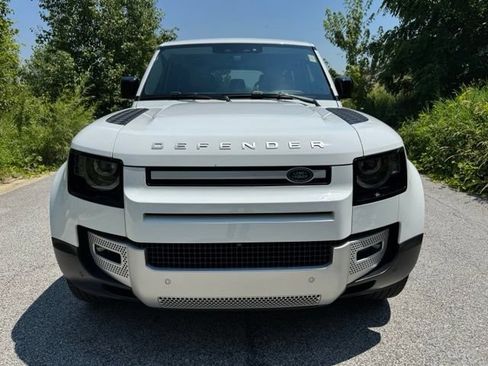 Used 2025 Land Rover Defender 110 S AWD/4WD image 3