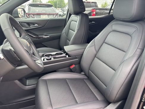 New 2026 Chevrolet Equinox LT w/ Convenience Package II FWD image 13
