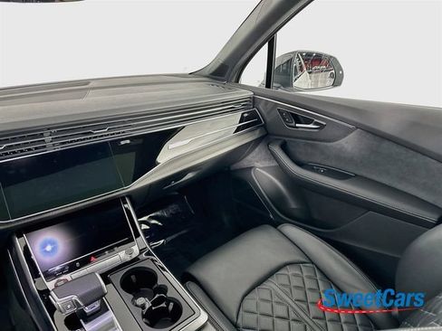 Used 2025 Audi SQ7 Premium Plus AWD/4WD image 35