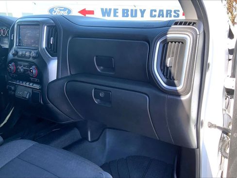 Used 2022 Chevrolet Silverado 2500 LT w/ Convenience Package image 18