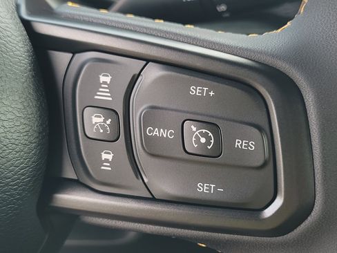 Used 2024 Jeep Wrangler Sport S image 18