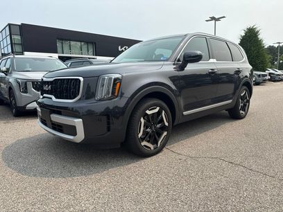 Used 2025 Kia Telluride EX w/ EX Captain's Chair Package