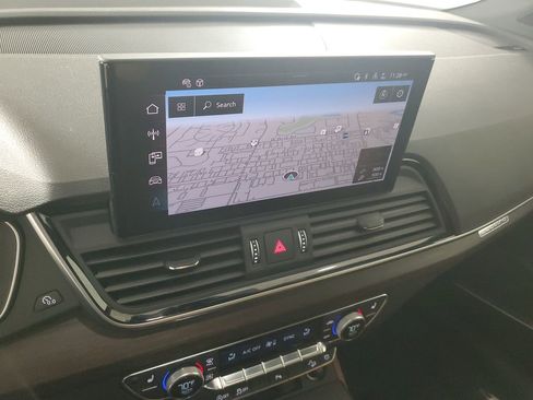 Certified 2025 Audi Q5 2.0T Premium Plus image 4