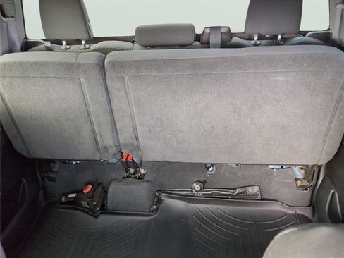 Used 2021 Chevrolet Silverado 1500 Custom image 21