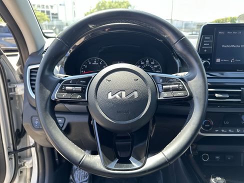Certified 2023 Kia Seltos S image 11
