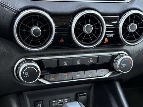 Used 2024 Nissan Sentra SV w/ Lighting Package image 18