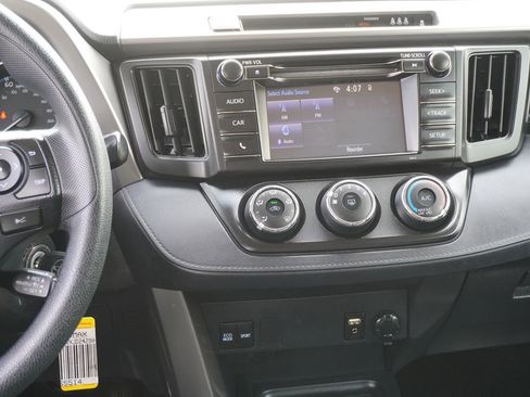 Used 2018 Toyota RAV4 LE w/ All Weather Liner Package image 21