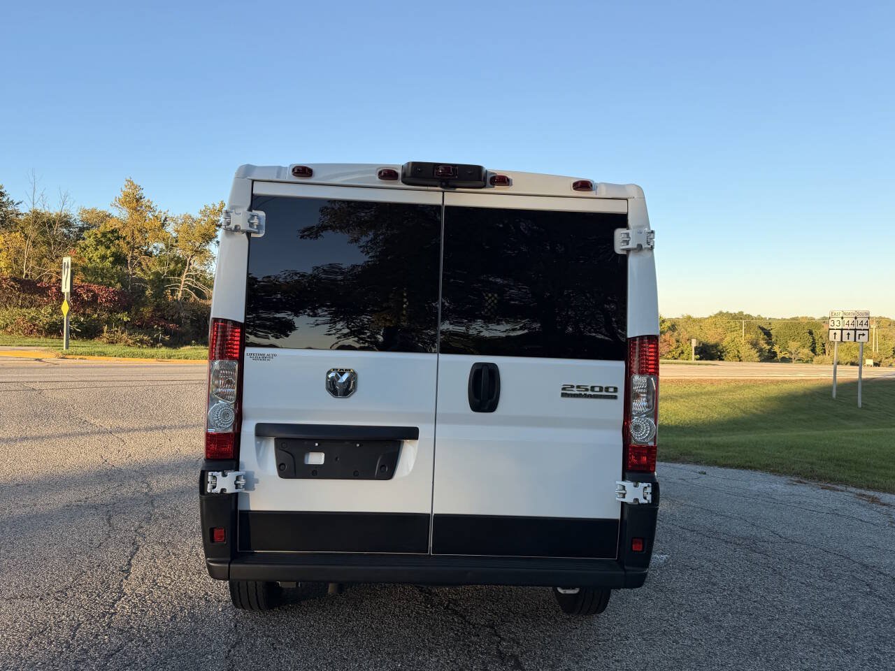 Used 2025 RAM ProMaster 2500 w/ U-Haul Equipment Group FWD image 4