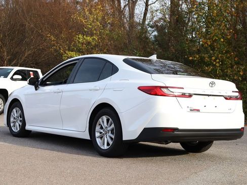 Used 2025 Toyota Camry LE image 16