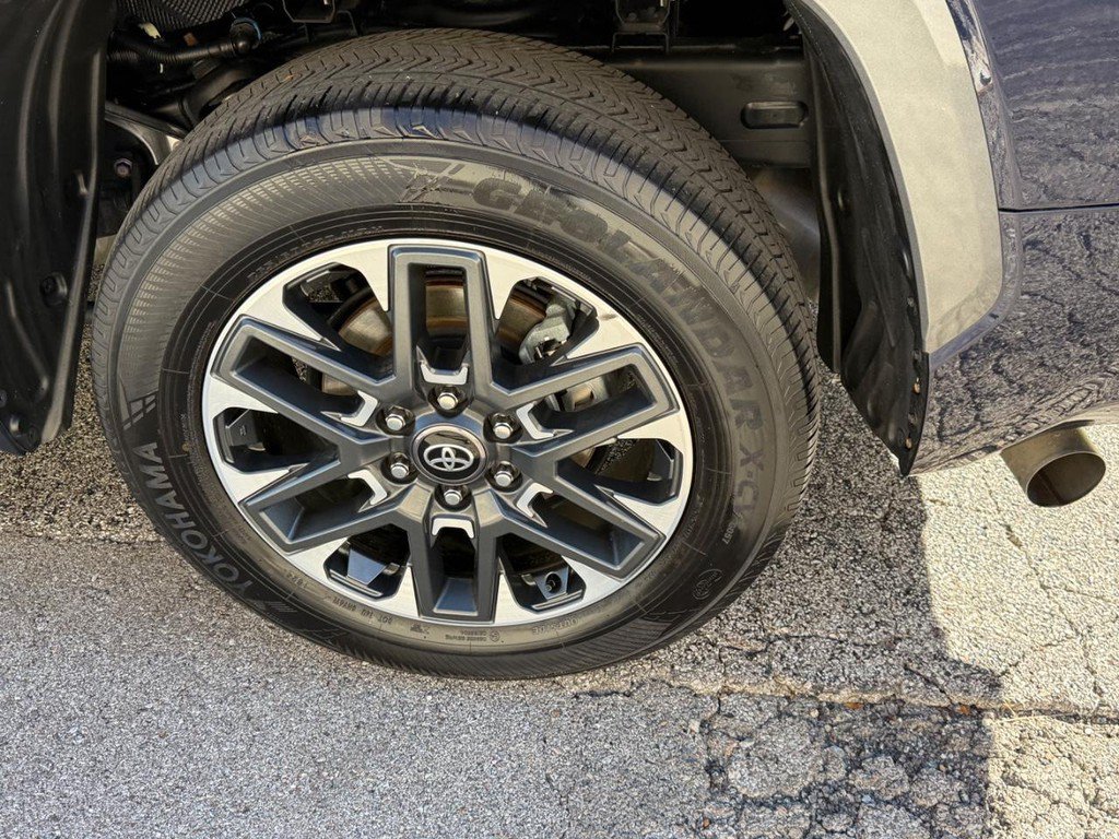 Used 2023 Toyota Tundra Limited AWD/4WD image 7