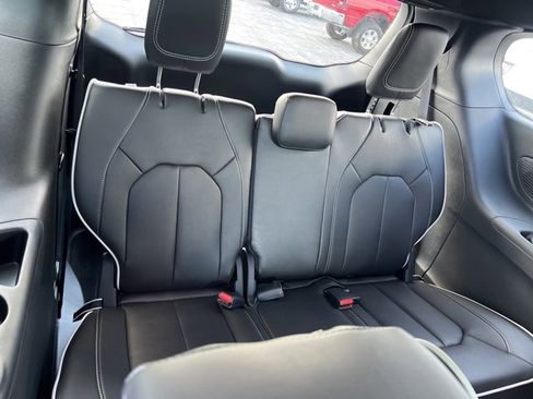 New 2026 Chrysler Pacifica Limited w/ S Appearance Package image 13