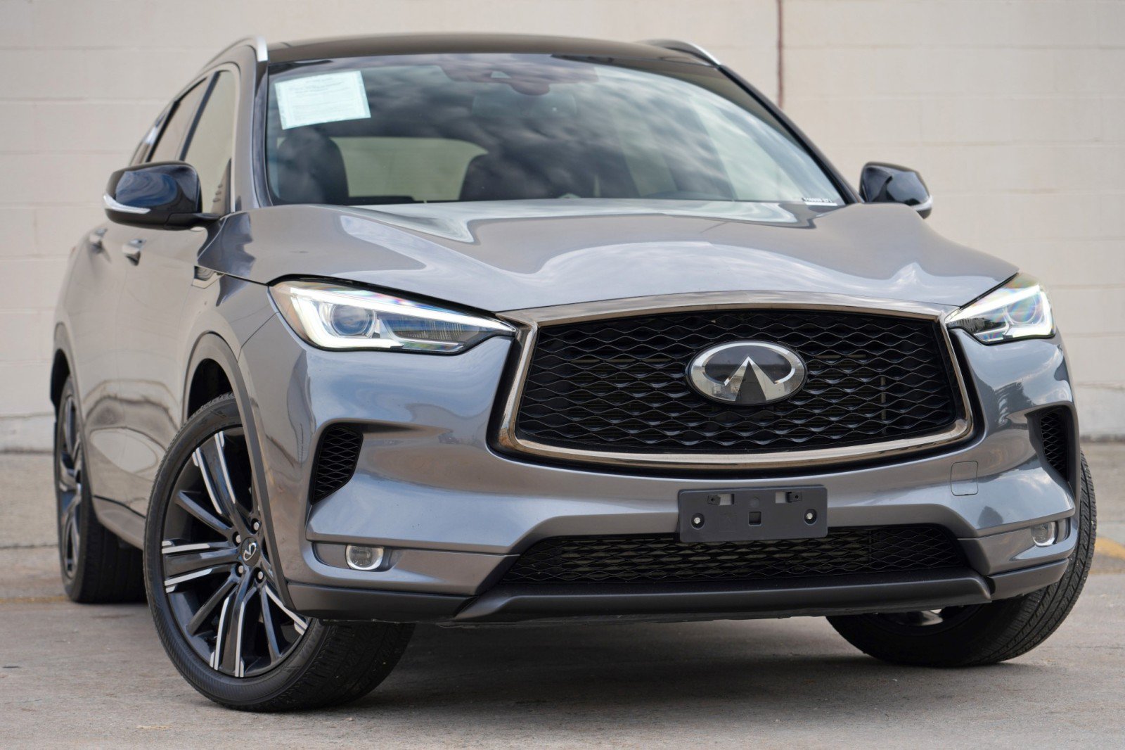 Used 2021 INFINITI QX50 Luxe w/ Appearance Package AWD/4WD image 2