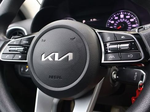 Used 2023 Kia Forte LXS w/ LXS Technology Package FWD image 20