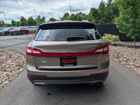Used 2018 Lincoln MKX Reserve w/ Driver Assistance Package AWD/4WD image 4