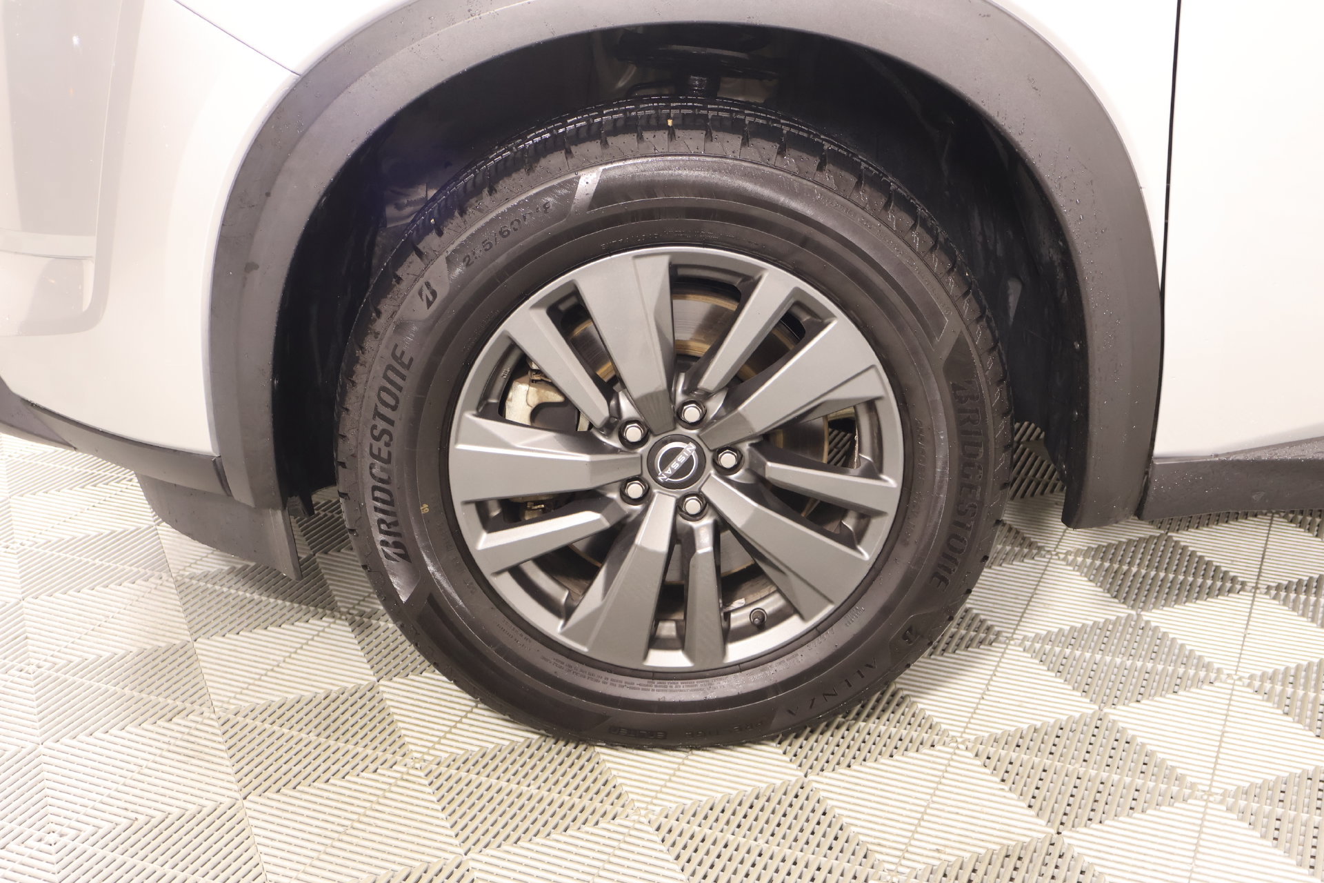 Used 2024 Nissan Pathfinder SV FWD image 18
