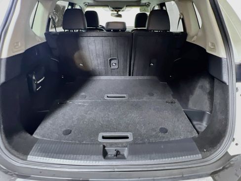 Used 2023 Nissan Rogue SL AWD/4WD image 34