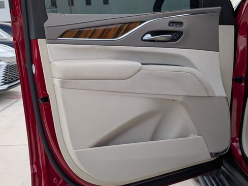 Used 2023 Cadillac Escalade Sport Platinum w/ LPO, ONYX Package AWD/4WD image 10