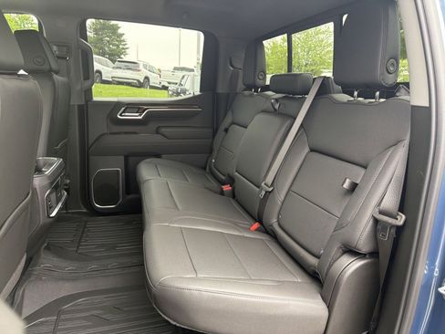 New 2026 GMC Sierra 1500 Elevation w/ Elevation Premium Package AWD/4WD image 18