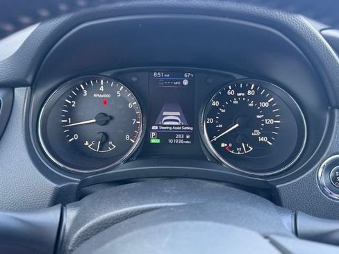 Used 2020 Nissan Rogue SV w/ Premium Package FWD image 28