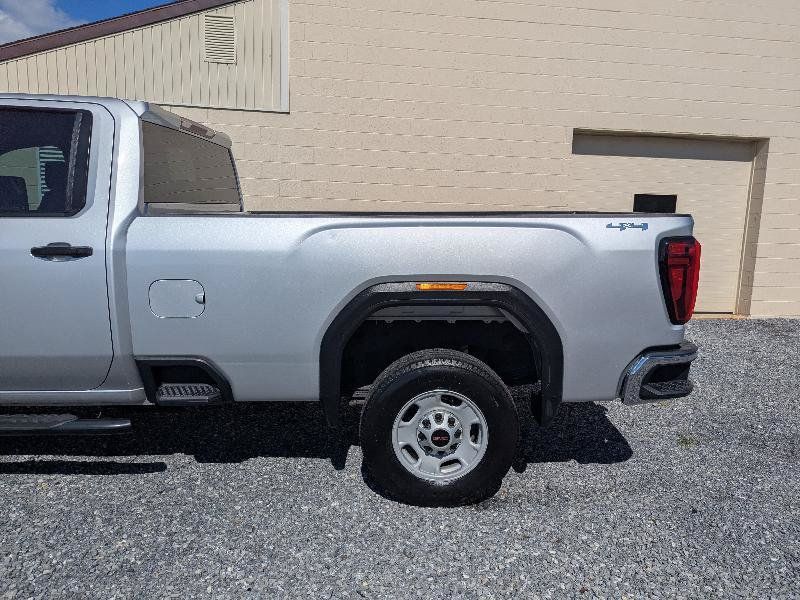 Used 2020 GMC Sierra 2500 4x4 Crew Cab w/ Convenience Package image 4