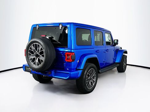 Used 2023 Jeep Wrangler Unlimited Sahara AWD/4WD image 9