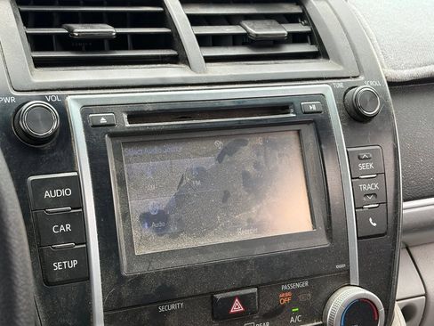 Used 2014 Toyota Camry LE w/ Protection Package FWD image 5