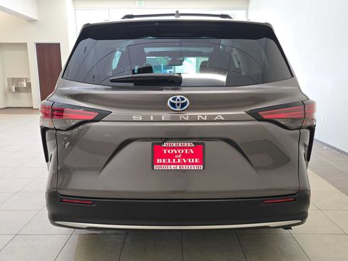 Certified 2024 Toyota Sienna Platinum AWD/4WD image 5