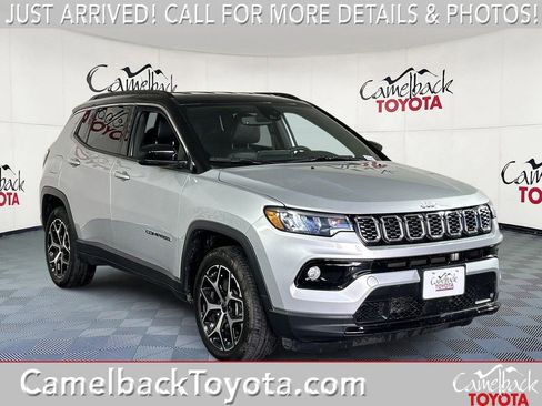 Used 2025 Jeep Compass Limited image 1