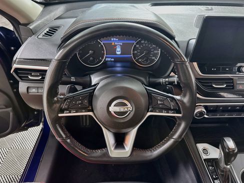 Used 2024 Nissan Altima 2.5 SR w/ SR Premium Package AWD/4WD image 16