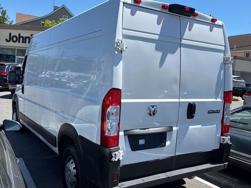 Used 2023 RAM ProMaster 2500 FWD image 4