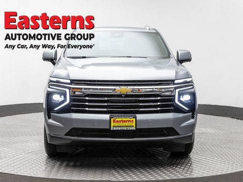 Used 2025 Chevrolet Tahoe LT AWD/4WD image 2
