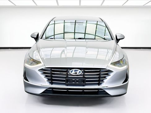 Used 2021 Hyundai Sonata SE FWD image 2
